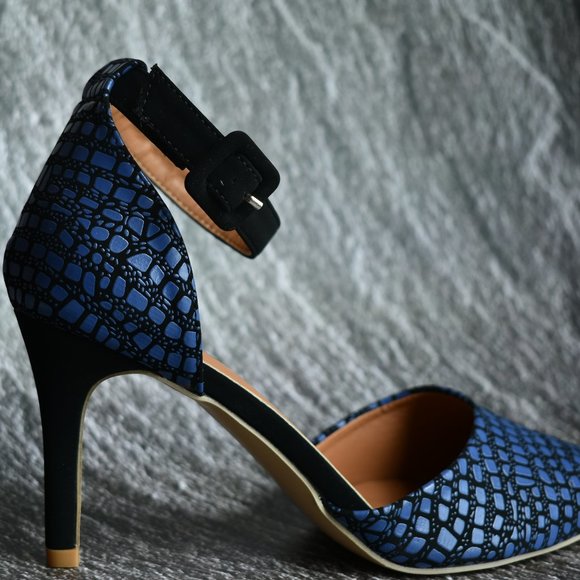 Sexy Blue Snakeskin Heels - Picture 1 of 7